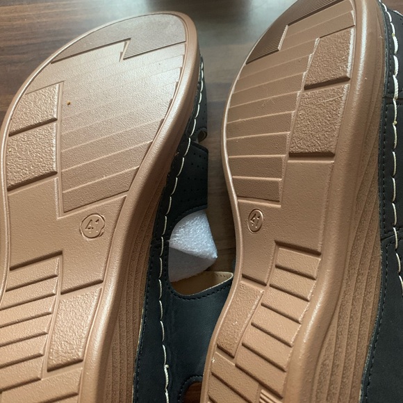 Brand new wedge sandals - Picture 5 of 7